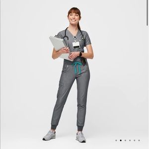WORN ONCE! Figs Size Small Petite Zamora™ Jogger Scrub Pants